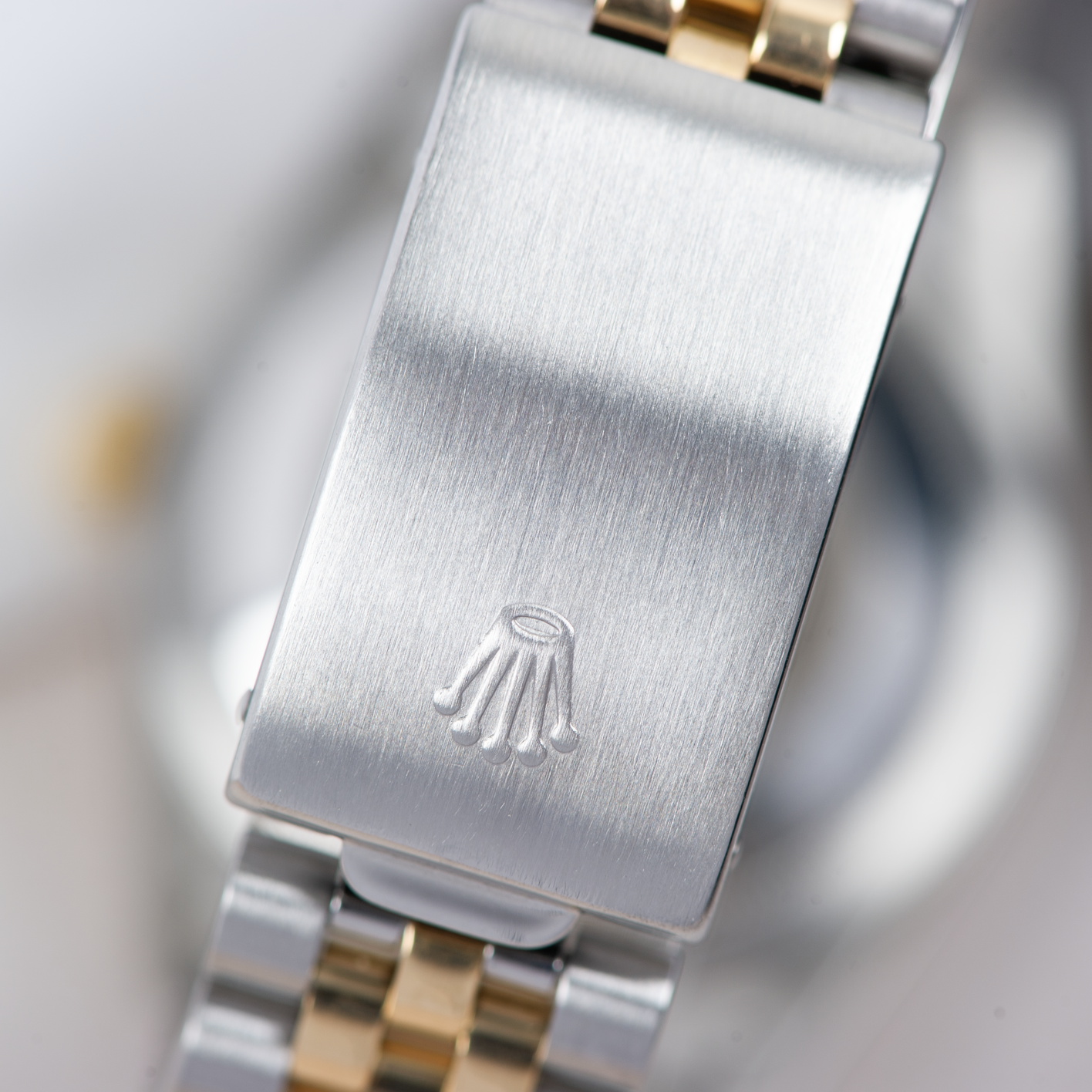 Rolex Oyster Perpetual Datejust 16233 Champagne Small Roman Dial 1991